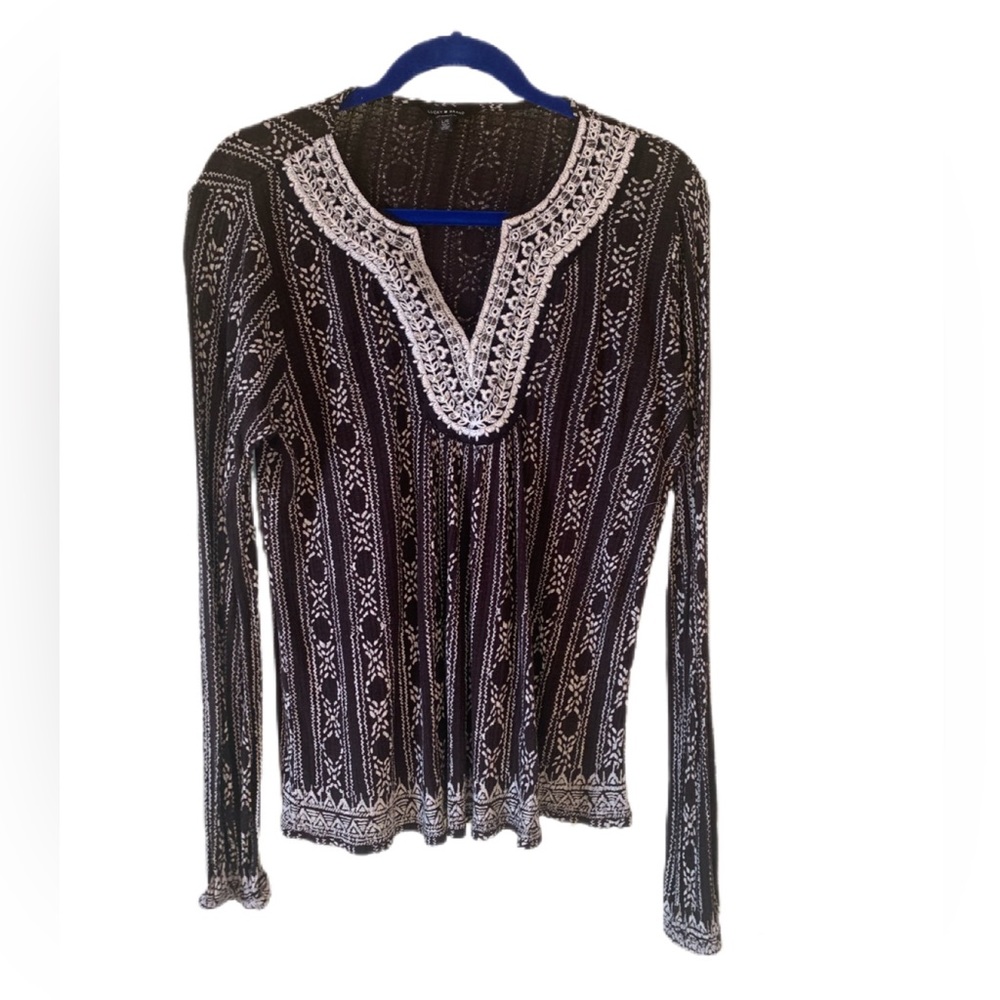 Lucky Brand Split Neck Crocheted Accent Black /White Top Size L Like New